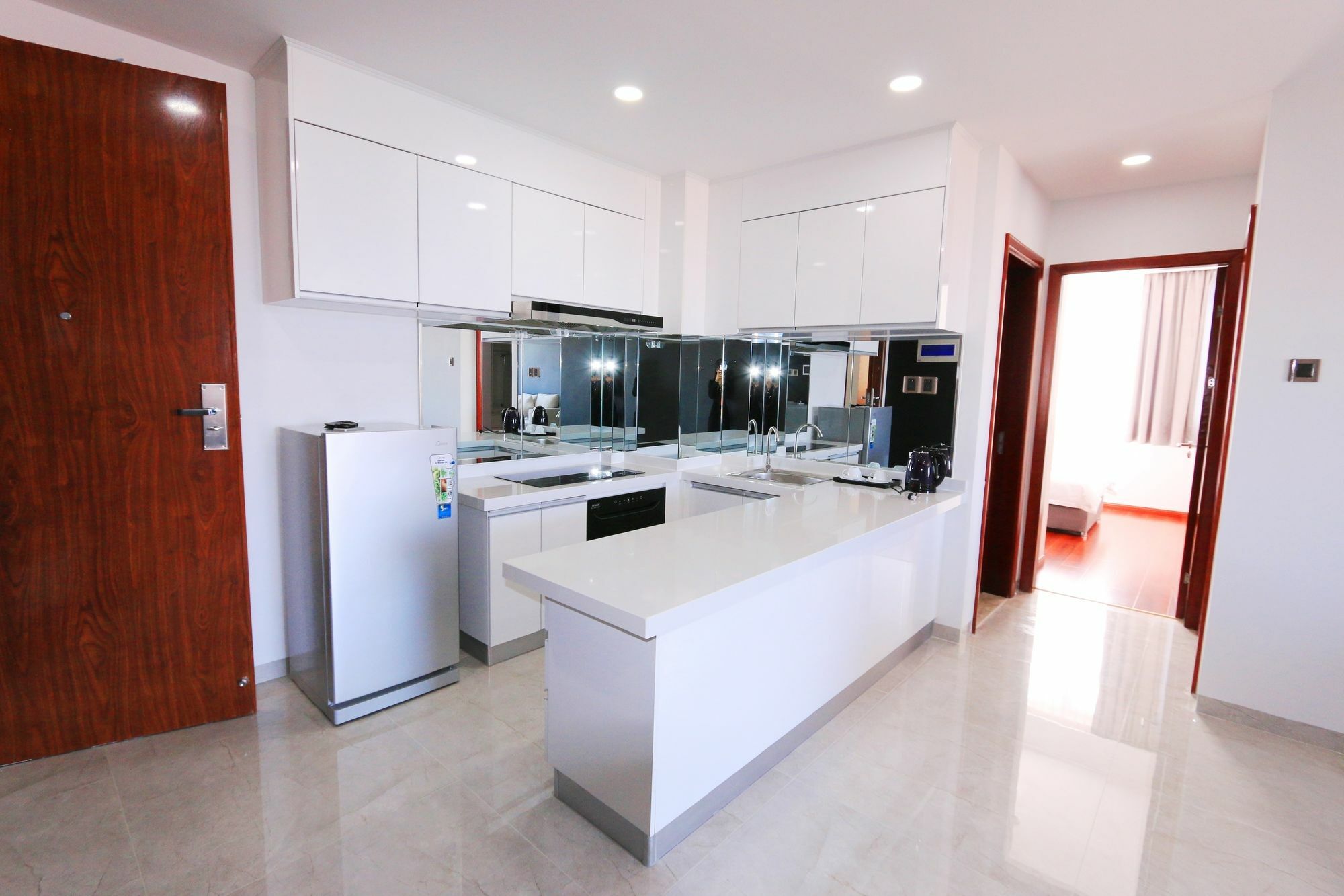 Eastland Hotel & Apartment Phnom Penh Exterior foto