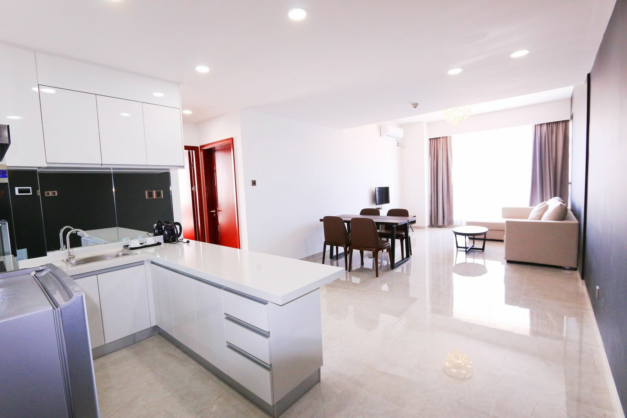 Eastland Hotel & Apartment Phnom Penh Exterior foto